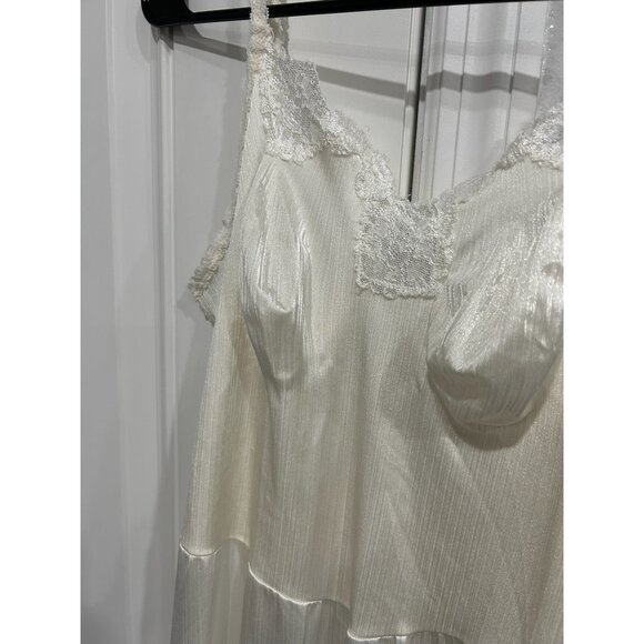 Vintage Warners White Lace Trim Full Slip Size 38 Nylon Blend Womens Lingerie - Picture 4 of 9